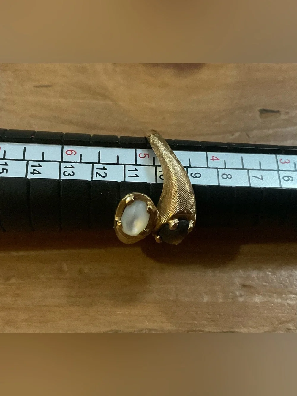 Vintage 14k Gold mid century bypass size  5 ring Double Stone Ring with Cabochon